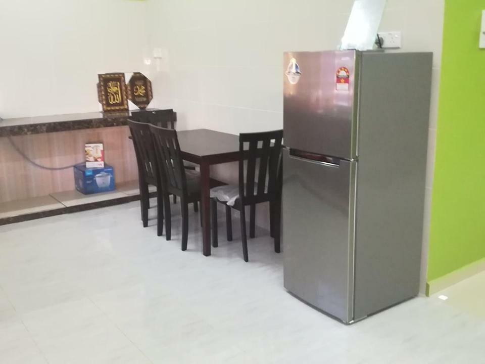 Homestay Damai Yusmila Kuala Terengganu Exteriör bild