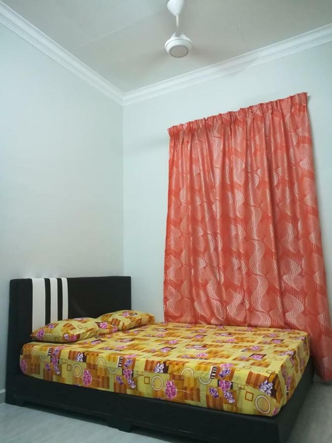Homestay Damai Yusmila Kuala Terengganu Exteriör bild