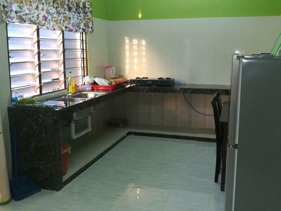Homestay Damai Yusmila Kuala Terengganu Exteriör bild