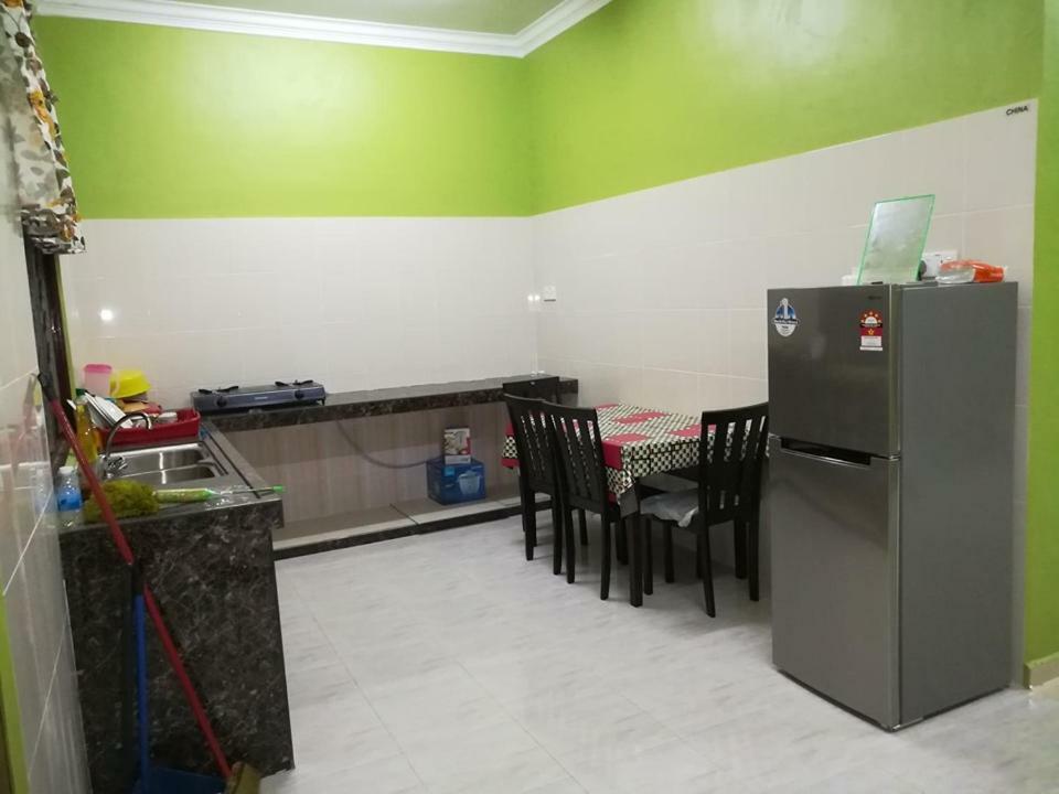 Homestay Damai Yusmila Kuala Terengganu Exteriör bild
