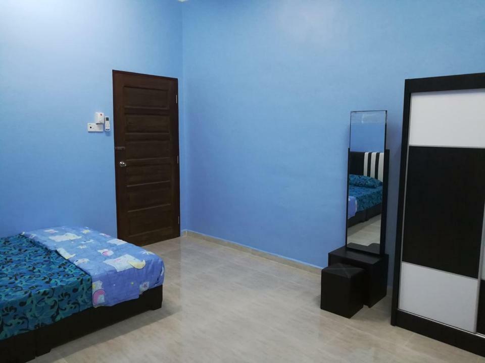 Homestay Damai Yusmila Kuala Terengganu Exteriör bild
