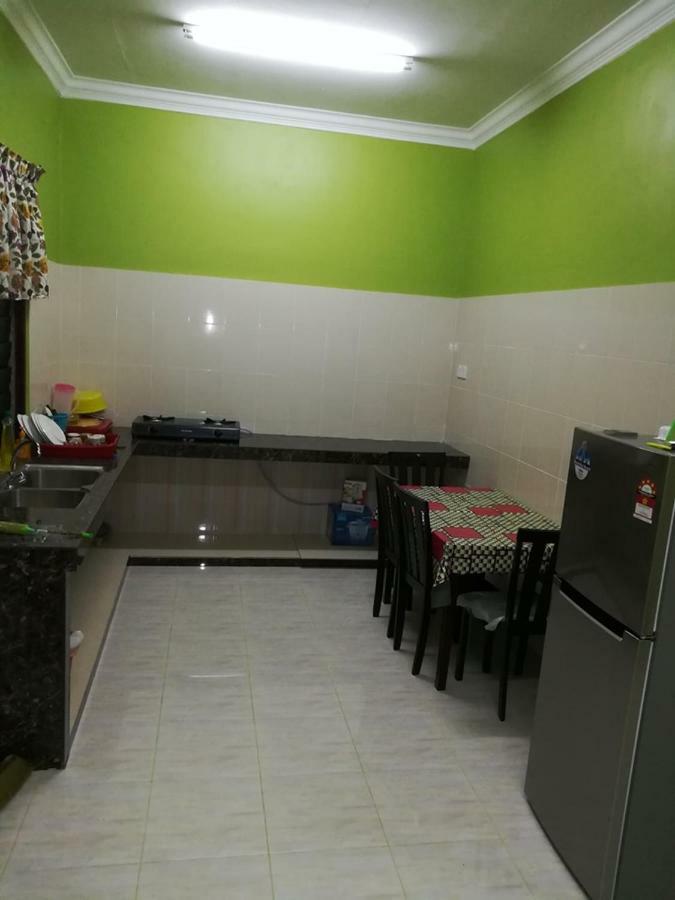 Homestay Damai Yusmila Kuala Terengganu Exteriör bild
